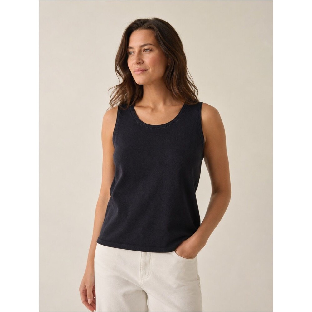 Chico’s Black Sleeveless Knit Sleeveless Blouse Tank Top Minimal Classic Summer